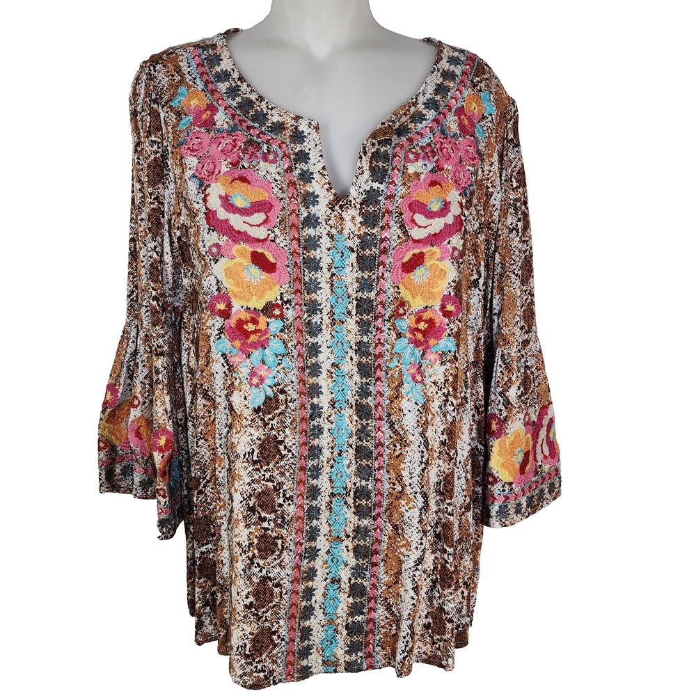 Savanna Jane Top Small Embroidered Floral Snake Skin 3/4 Bell Sleeve Boho V Neck